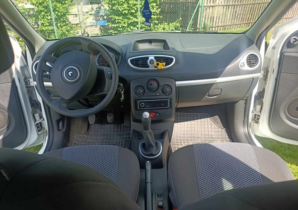 Renault Clio cena 10500 przebieg: 194300, rok produkcji 2010 z Hajnówka małe 37